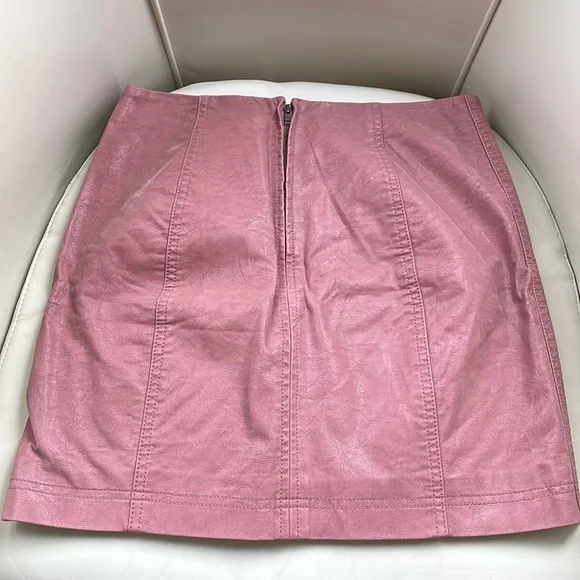 FREE PEOPLE Suede Mini Skirt 💗🌺💅 - Picture 3 of 4